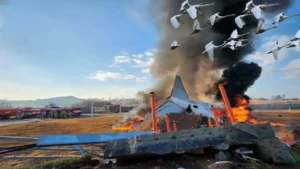 تحطمت طائرة الخطوط الجوية "جيجو اير" التي كان على متنها 181 حصيلة الضحايا بلغت 179 قتيلا مع نجاة شخصين من أفراد الطاقم.