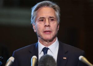 بلينكن يحسم الجدل.. "ضم غرينلاند للولايات المتحدة خارج الحسابات".