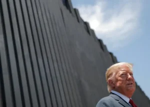 تكساس تستأنف بناء الجدار