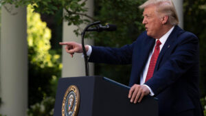 ترامب يقرع طبول الحرب التجارية ضد كندا والمكسيك والصين