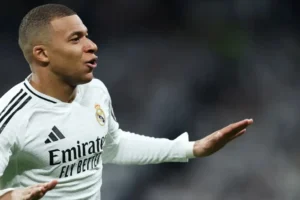 صورة لمبابي منتش بفوز ريال مدريد، مانشستر سيتي،، دوري أبطال أوروبا، هاتريك