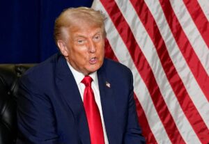 ترامب يعلن عن محادثات مثمرة بشأن غزة مع الأطراف المعنية في الشرق الأوسط