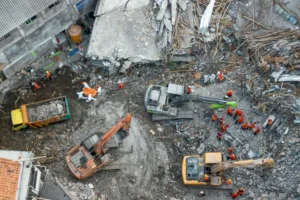 45 قتيلا حصيلة انهيار مدرسة في إندونيسيا