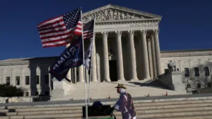 المحكمة العليا الأميركية تنظر في قانون تاريخي يضمن تمثيل الأقليات الانتخابي